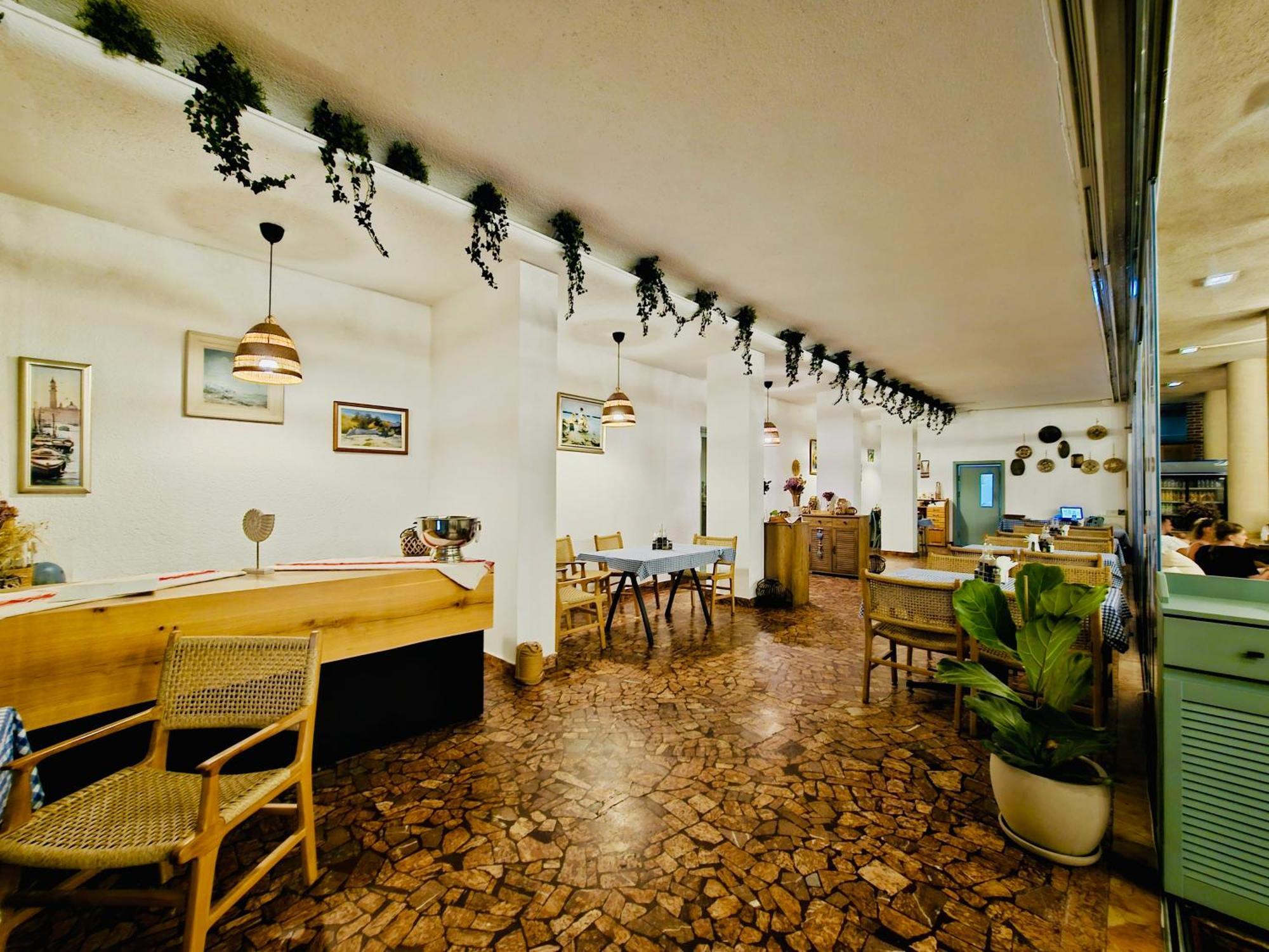 Hotel Carmen Eforie Nord Zewnętrze zdjęcie